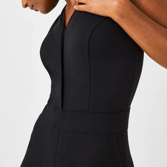 SPANX NWT Perfect Sleeveless Jumpsuit in Black Size M Petite - Picture 3 of 6